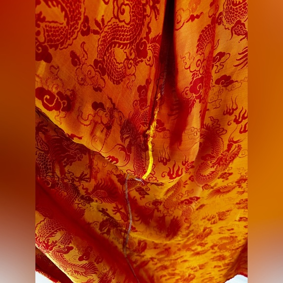 Golden Dragon Full Length Vintage Robe- red with gold embellishments- Sz large - Picture 9 of 12
